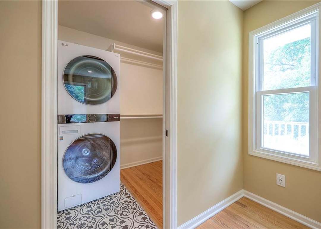 21323 W 71st Street — photo 4
