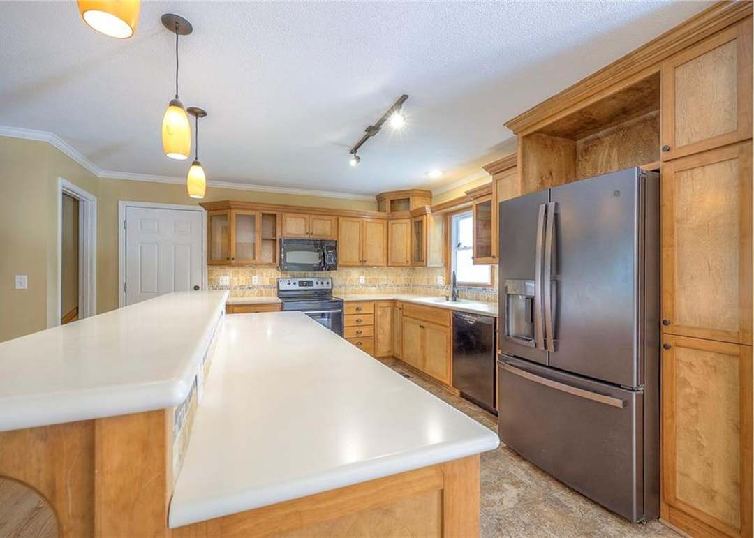 21323 W 71st Street — photo 15