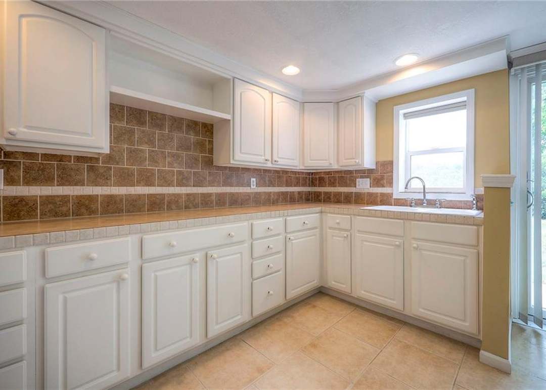 21323 W 71st Street — photo 28