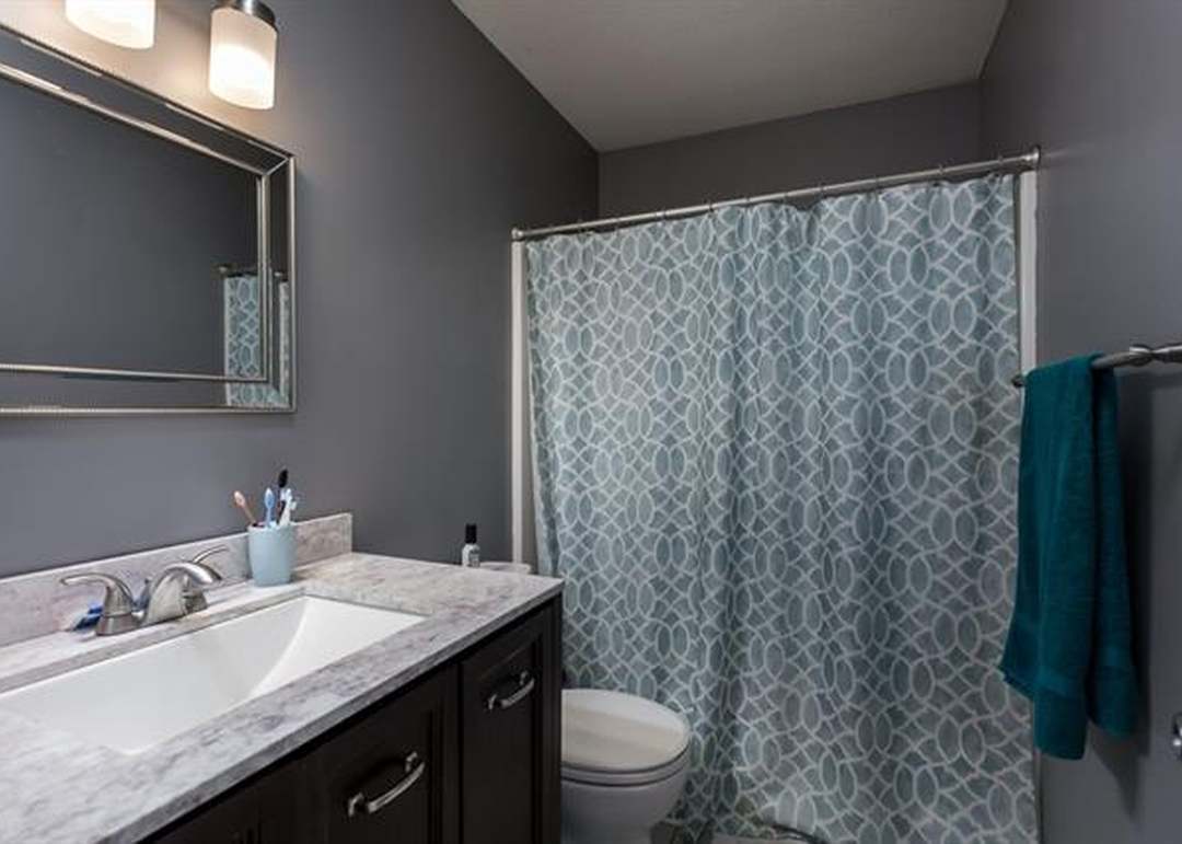 215 Montrose Court — photo 21