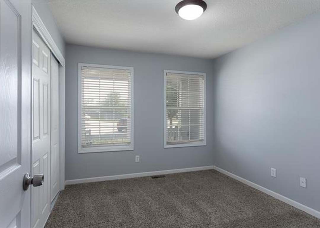 215 Montrose Court — photo 22