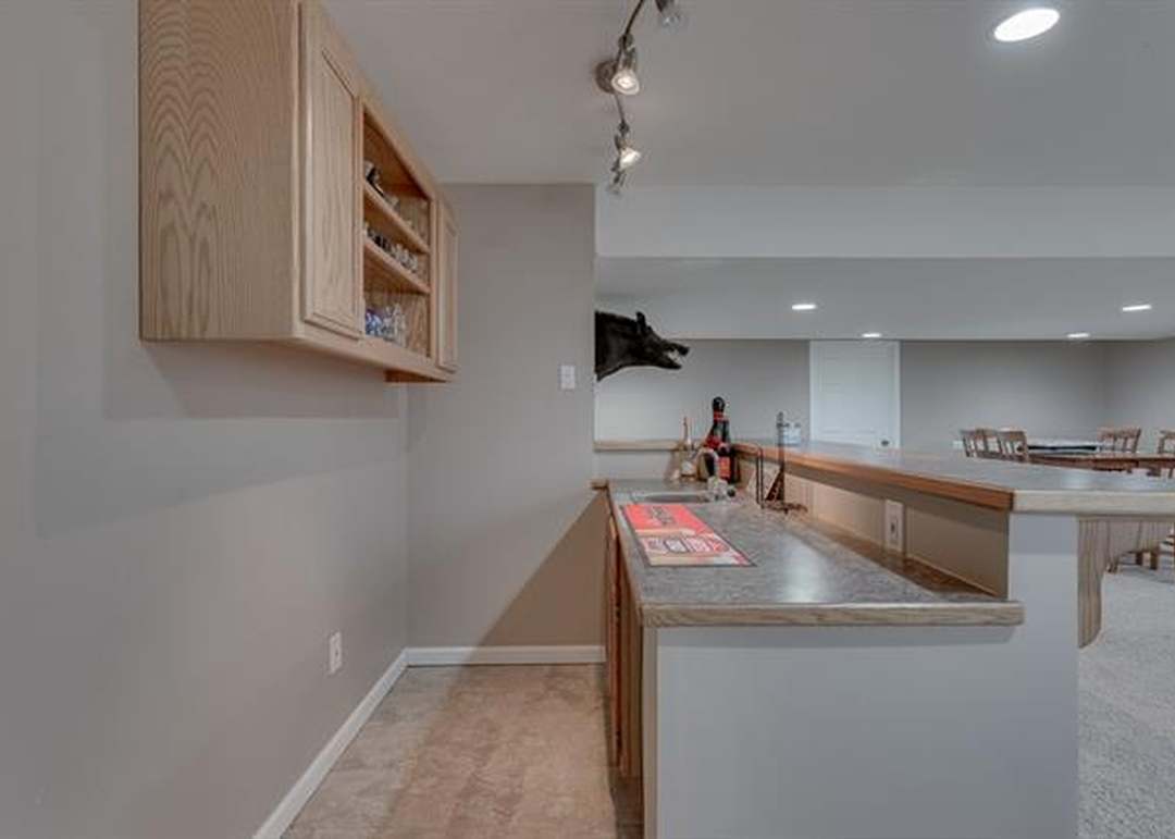 215 Montrose Court — photo 24