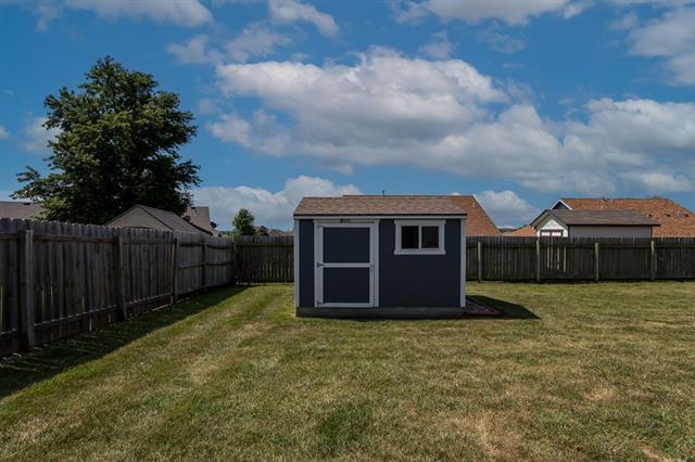 215 Montrose Court — photo 34