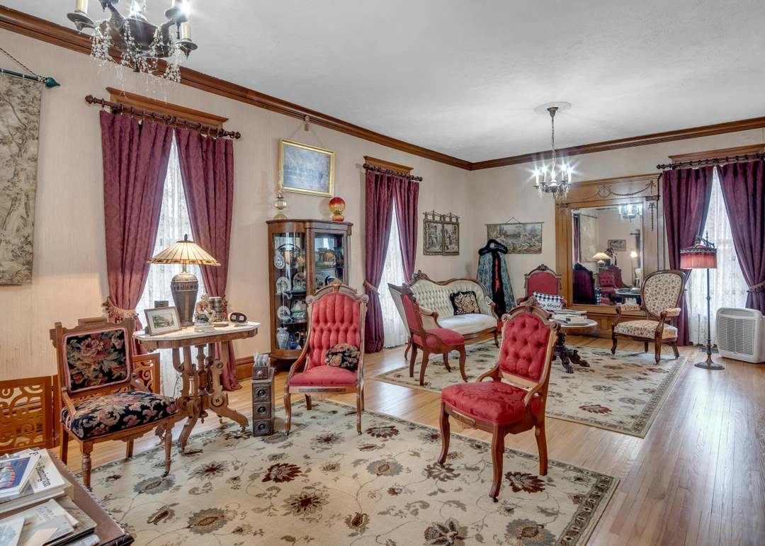 215 W Walnut Street — photo 13