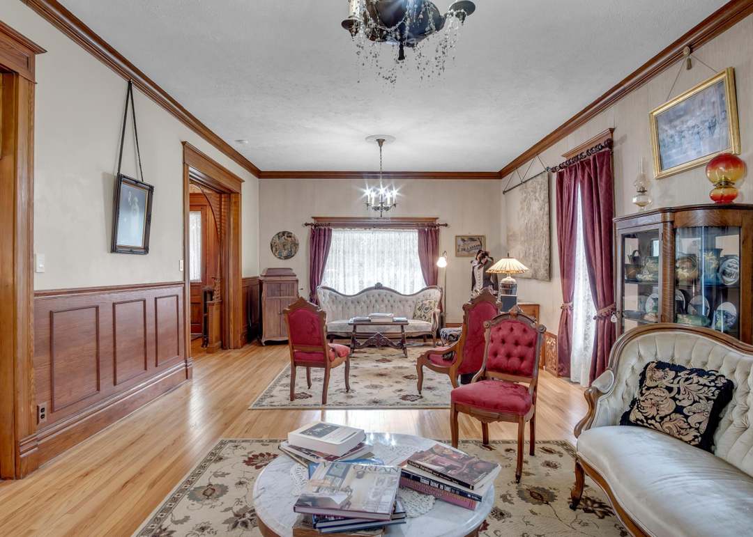 215 W Walnut Street — photo 14