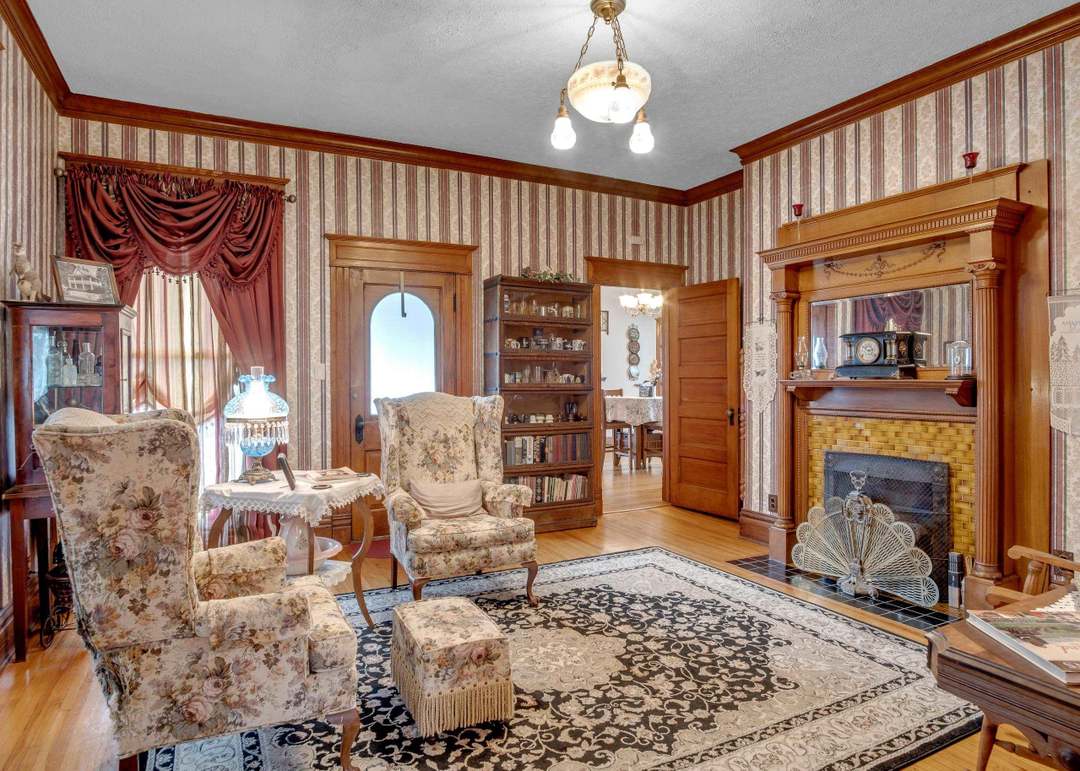 215 W Walnut Street — photo 15