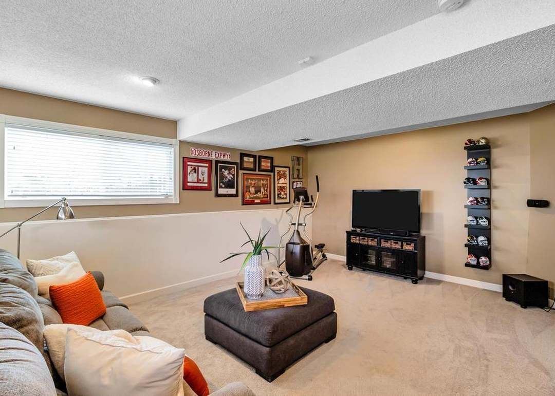 21628 W 53rd Terrace — photo 5