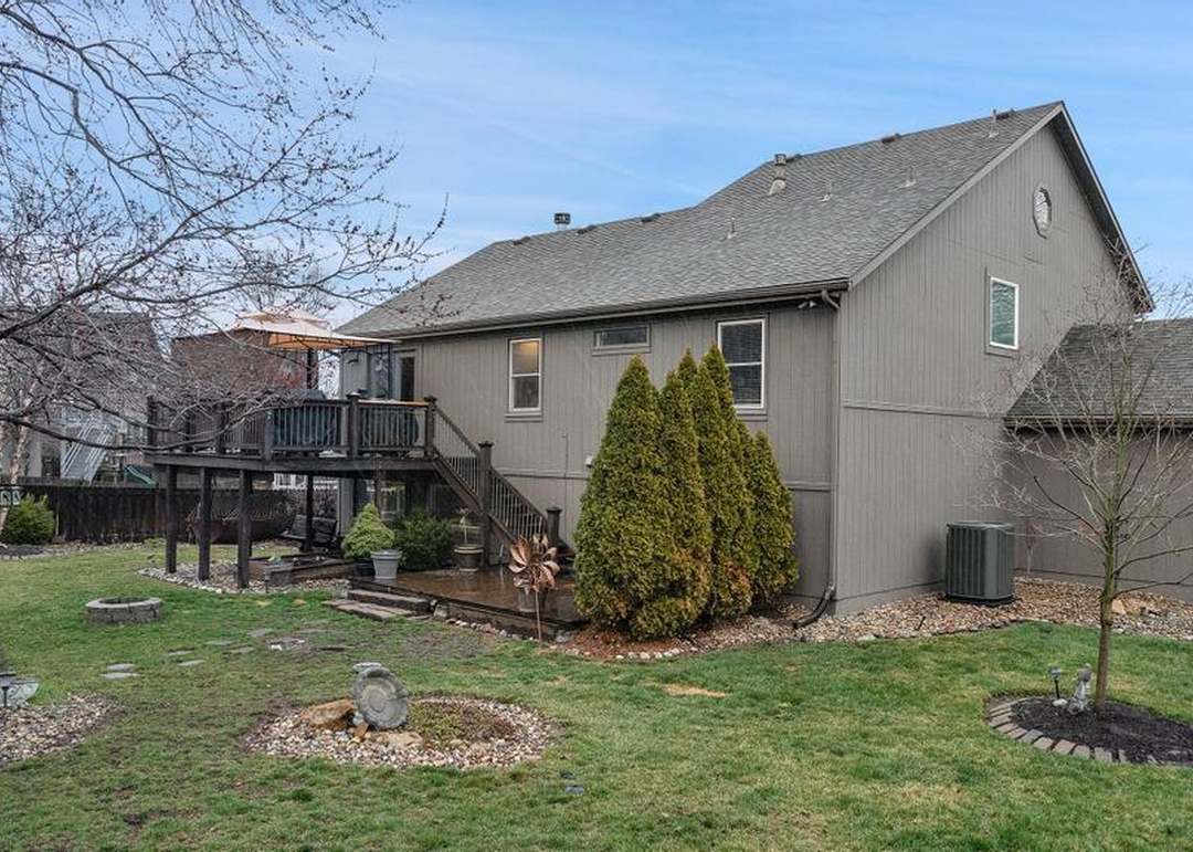 21628 W 53rd Terrace — photo 30