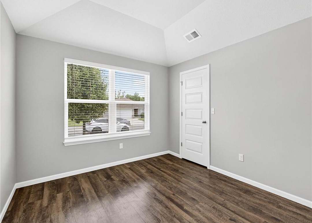 21736 Franklin Street — photo 6