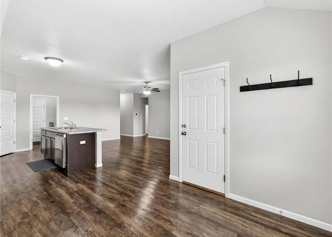 21736 Franklin Street — photo 12