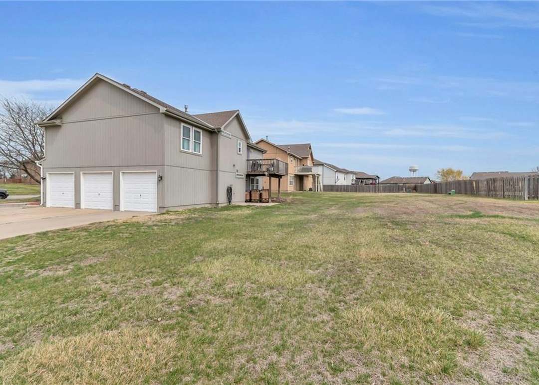 2181 Sierra Drive — photo 23