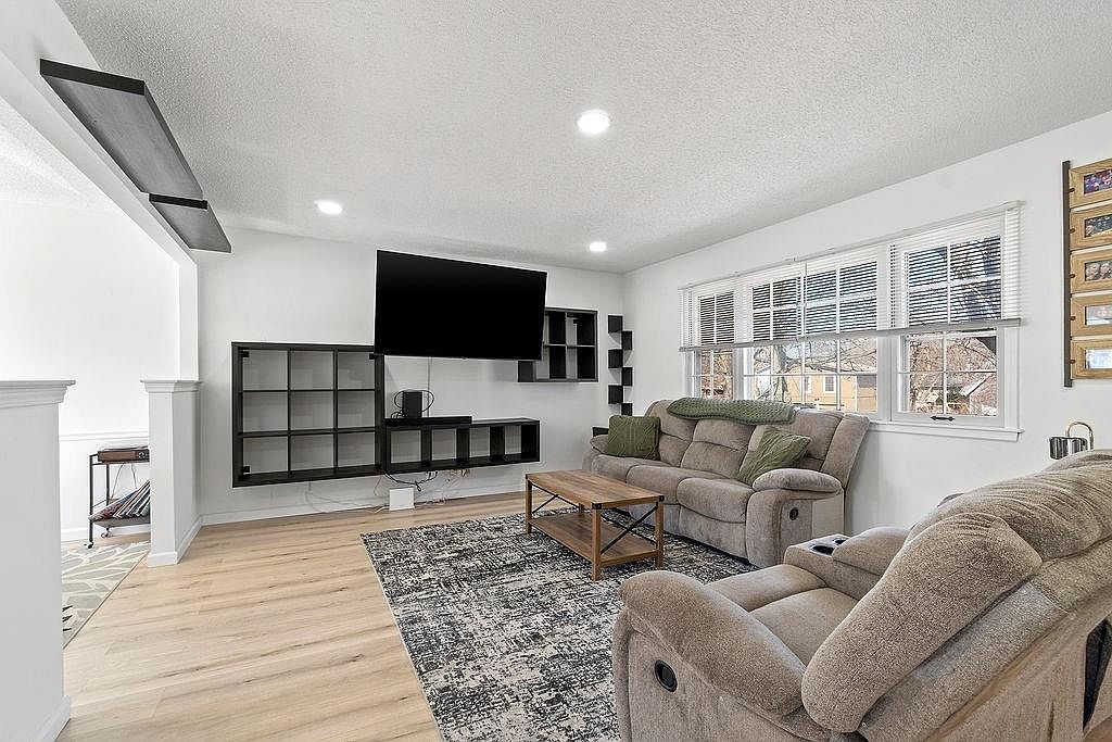 2225 E Taylor Drive — photo 5