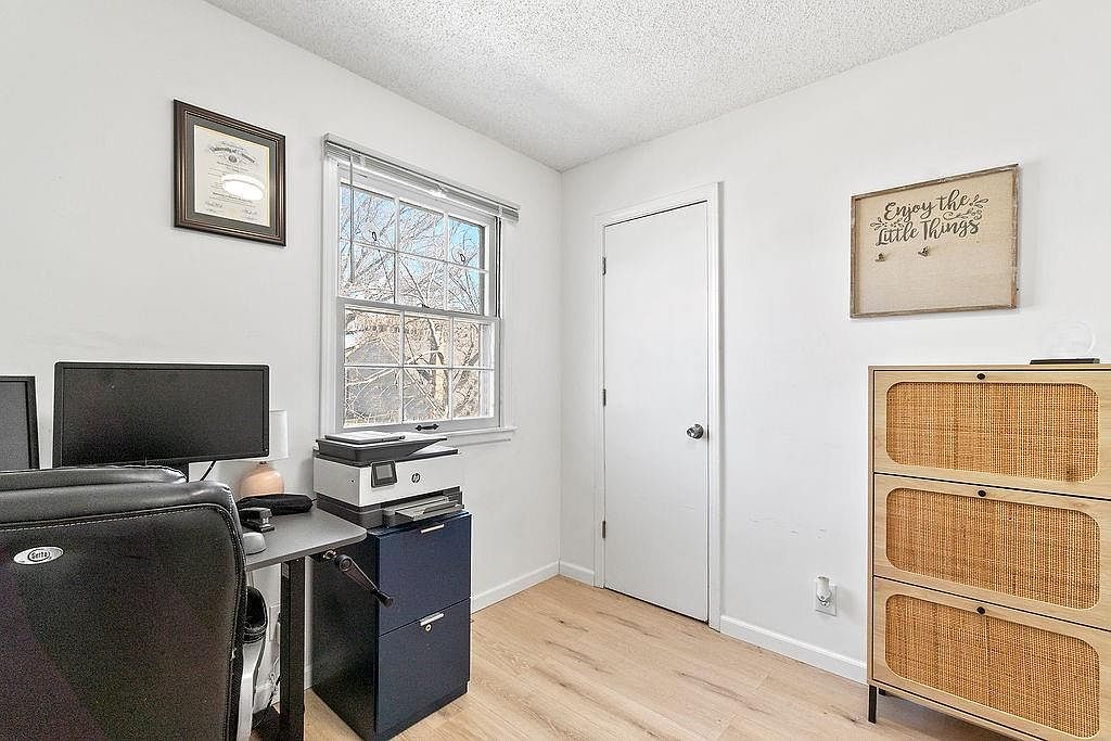 2225 E Taylor Drive — photo 18