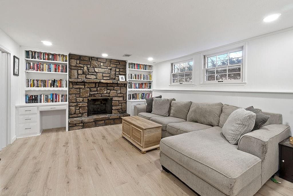 2225 E Taylor Drive — photo 23