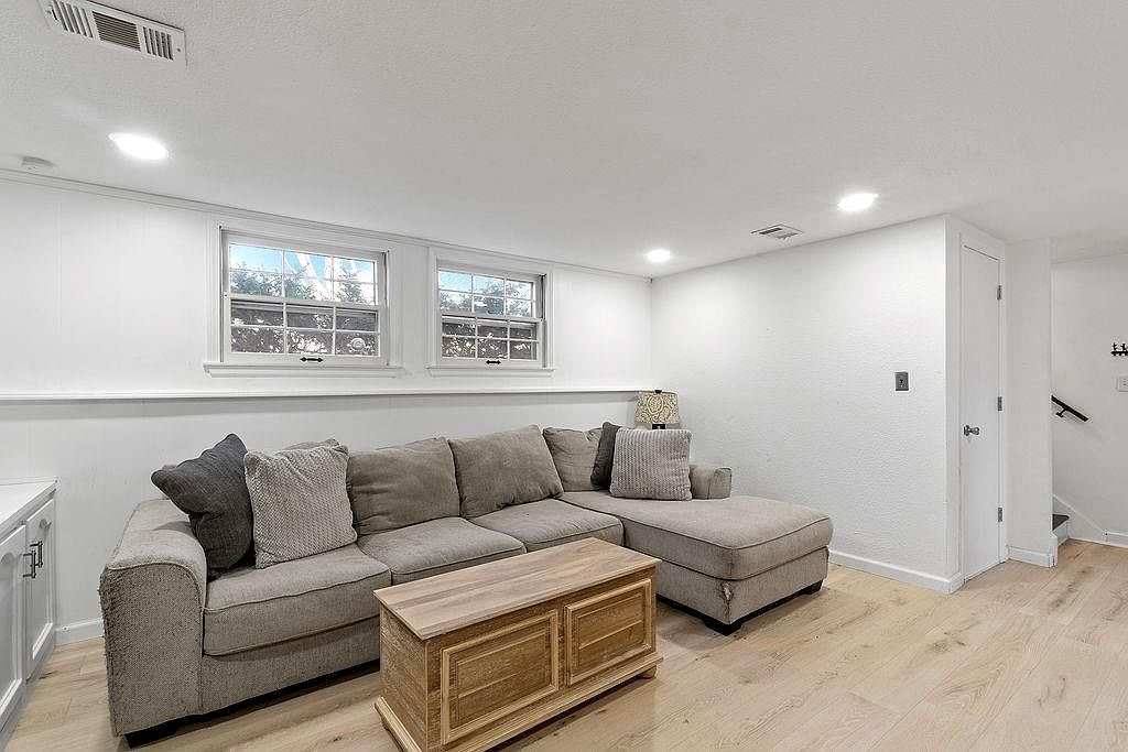 2225 E Taylor Drive — photo 24