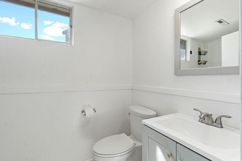2225 E Taylor Drive — photo 25