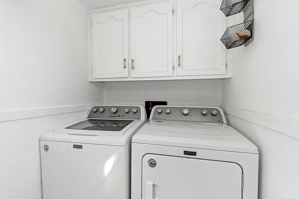 2225 E Taylor Drive — photo 26