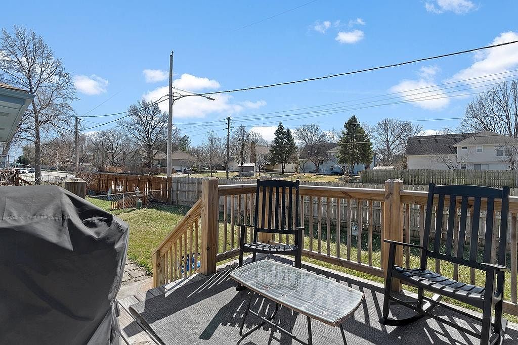 2225 E Taylor Drive — photo 27