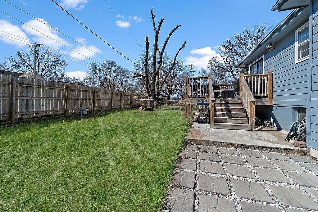 2225 E Taylor Drive — photo 32