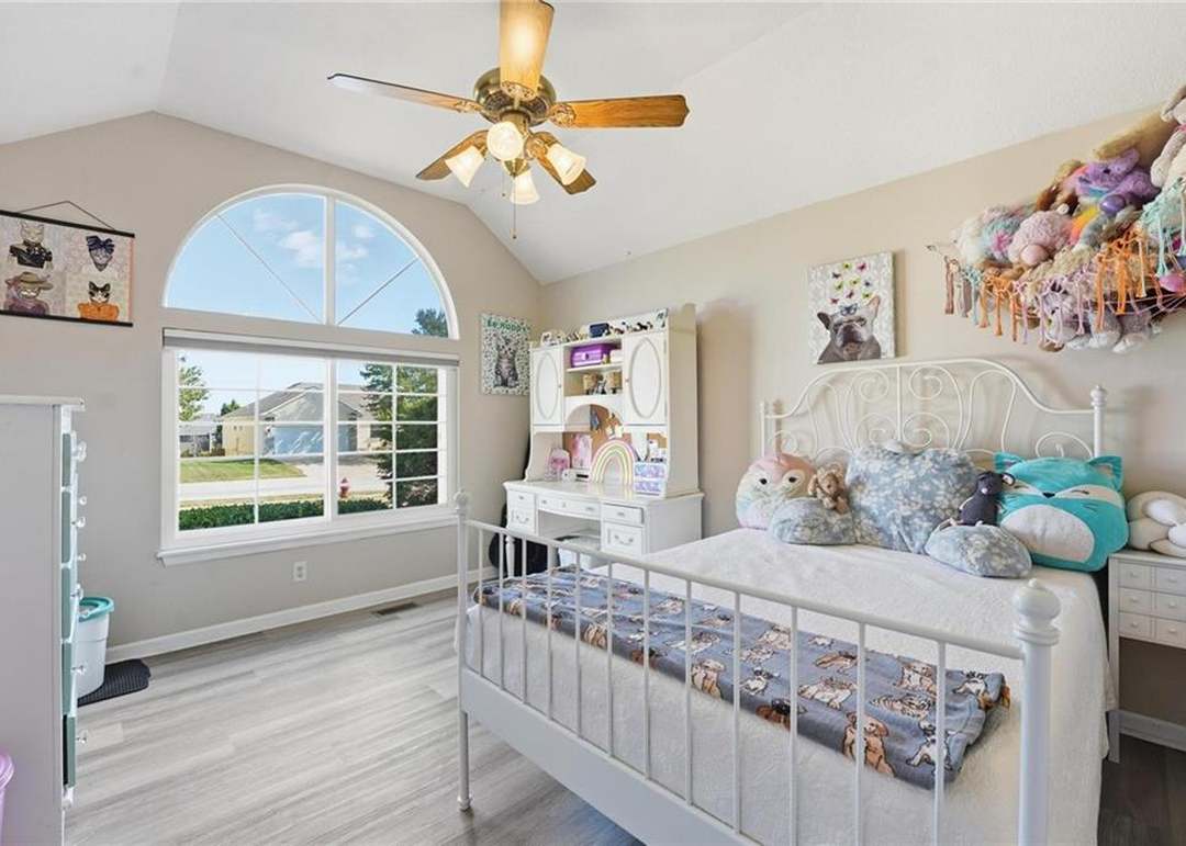 2237 NE Maybrook Drive — photo 5
