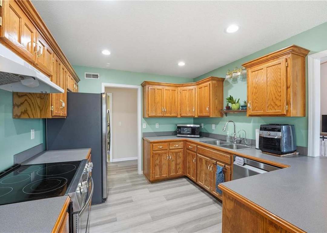 2237 NE Maybrook Drive — photo 17
