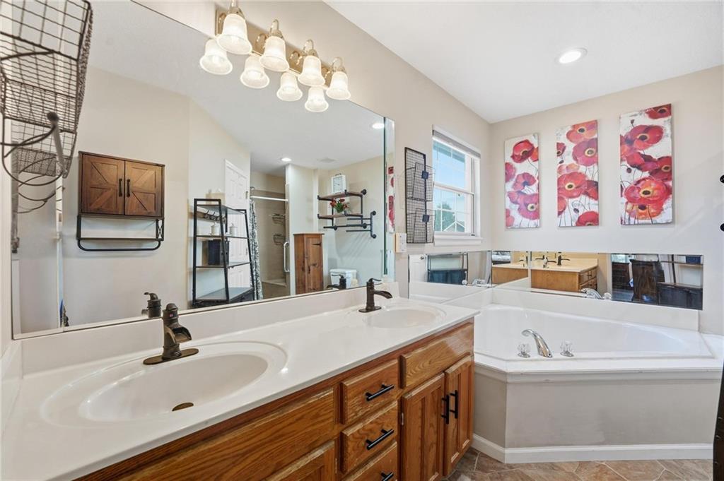2237 NE Maybrook Drive — photo 34