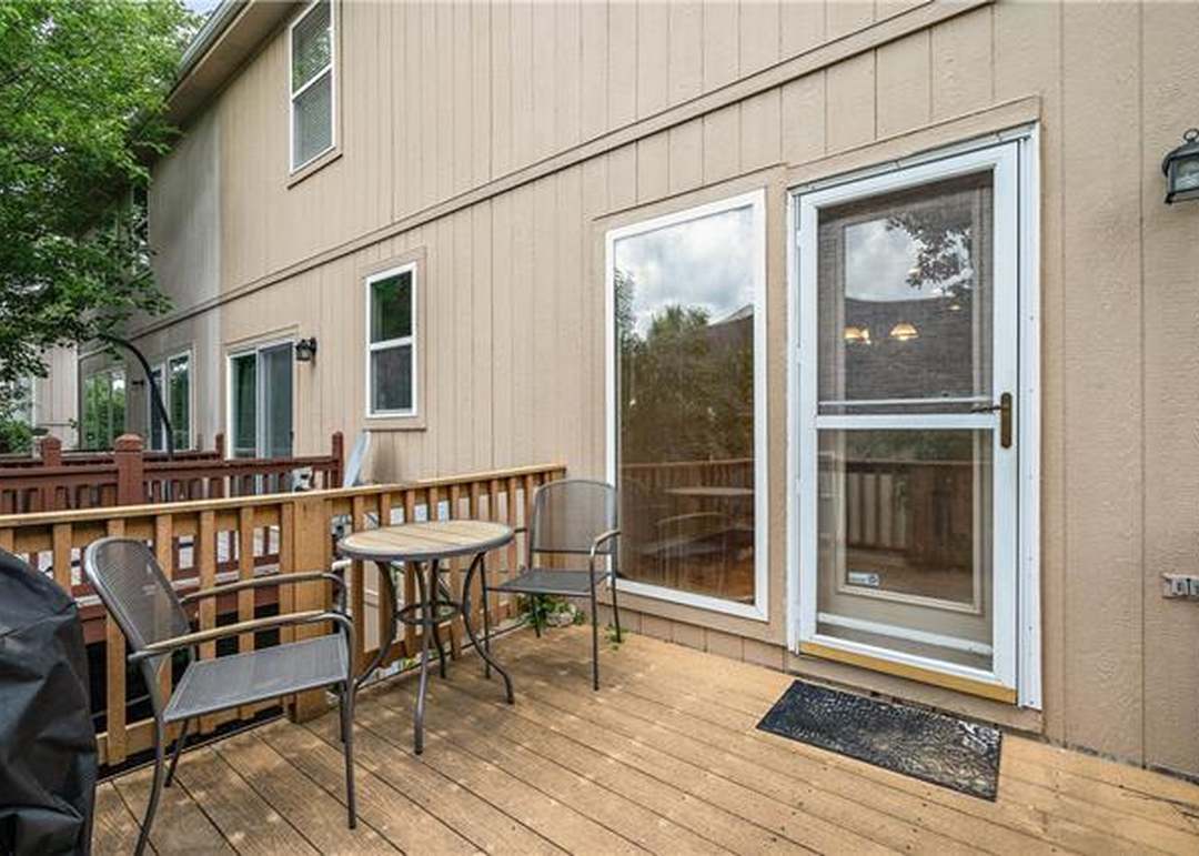 22603 W 73rd Street — photo 4