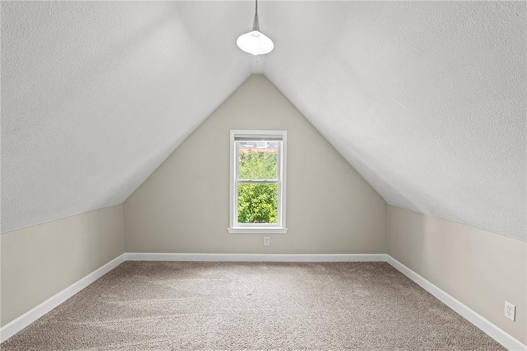 229 Park Avenue — photo 15