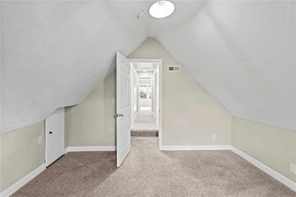 229 Park Avenue — photo 16