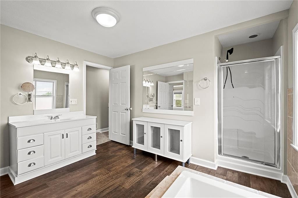 229 Park Avenue — photo 21
