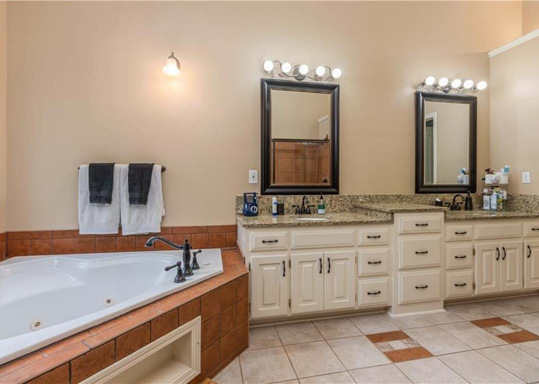 23110 W 46th Terrace — photo 5
