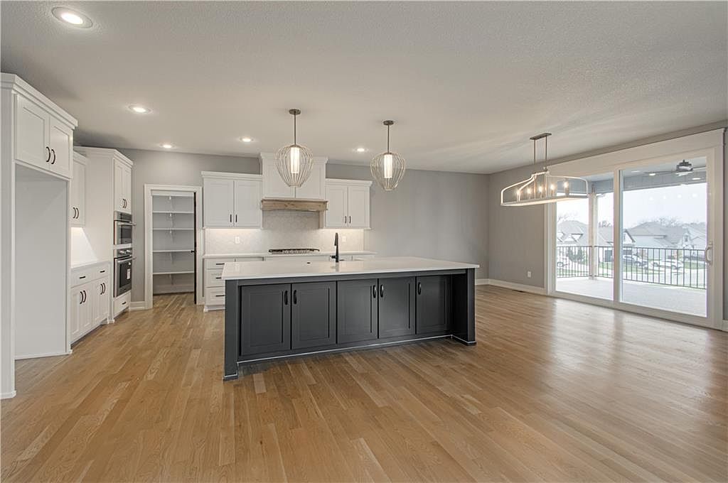 2318 Larkspur Lane — photo 10