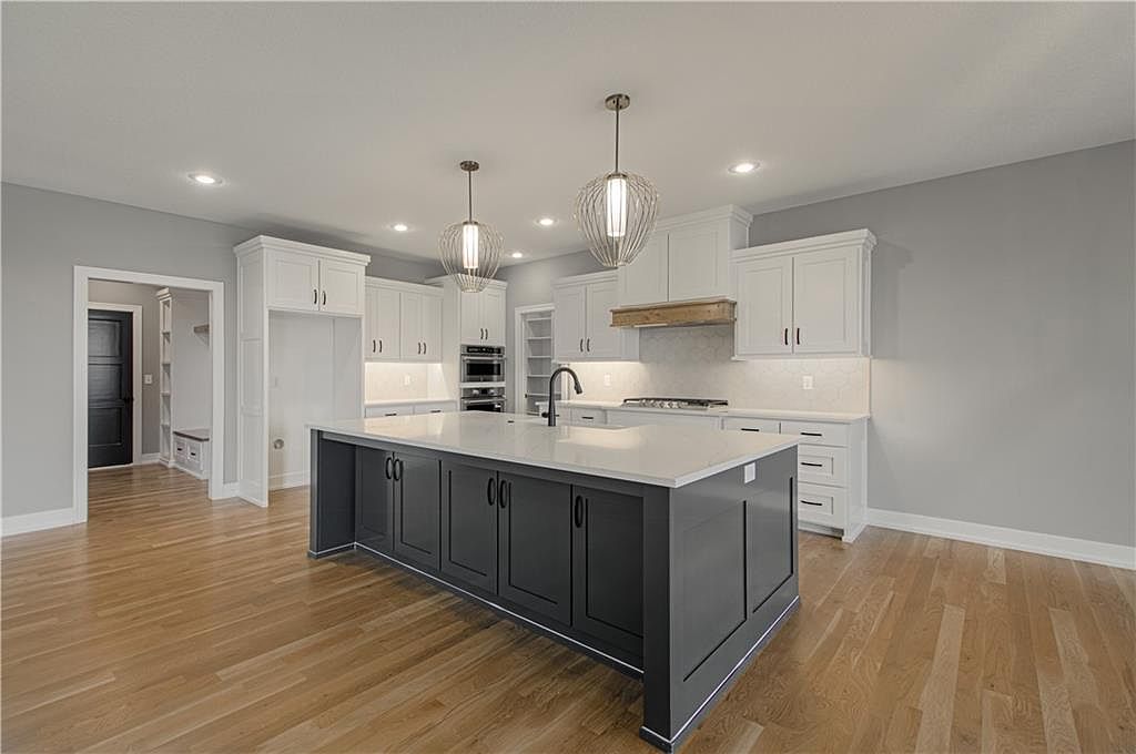 2318 Larkspur Lane — photo 11