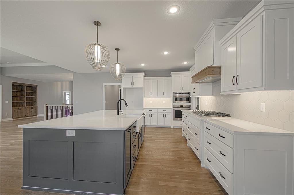 2318 Larkspur Lane — photo 12