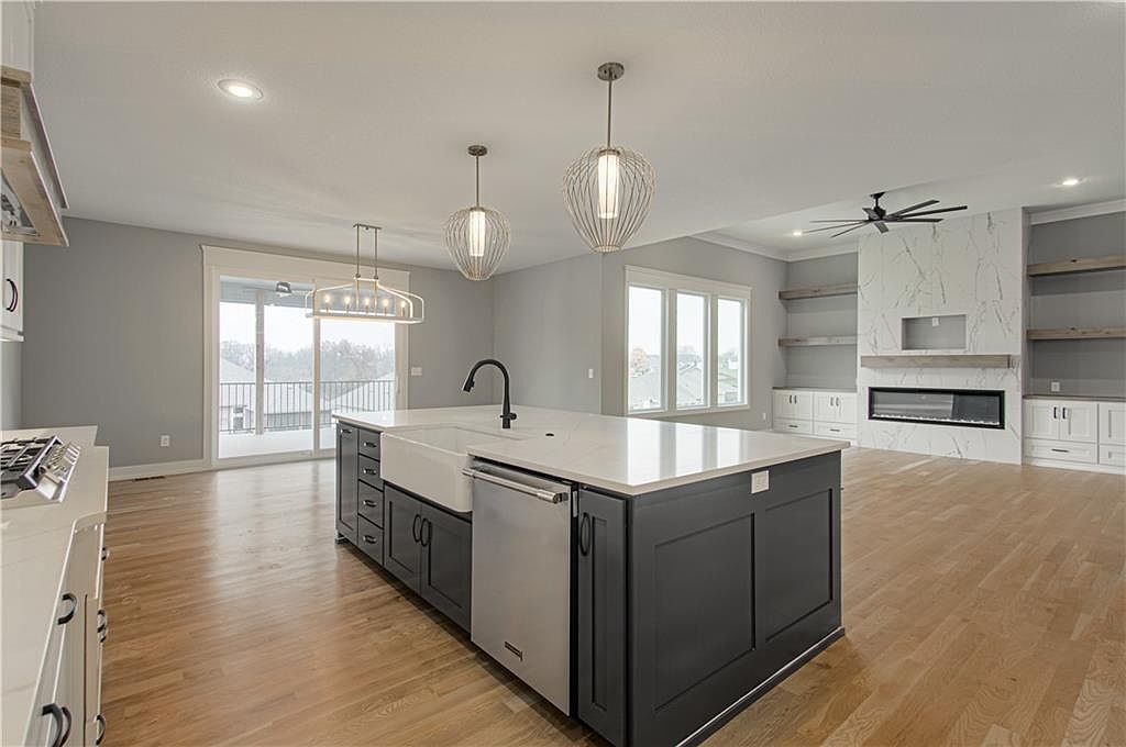 2318 Larkspur Lane — photo 13