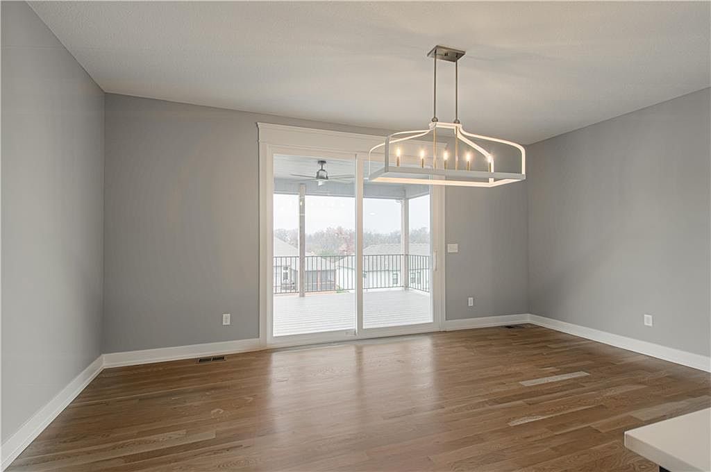 2318 Larkspur Lane — photo 14