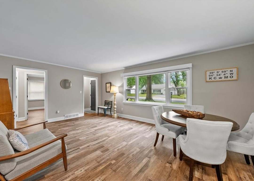 2318 W 77th Street — photo 11