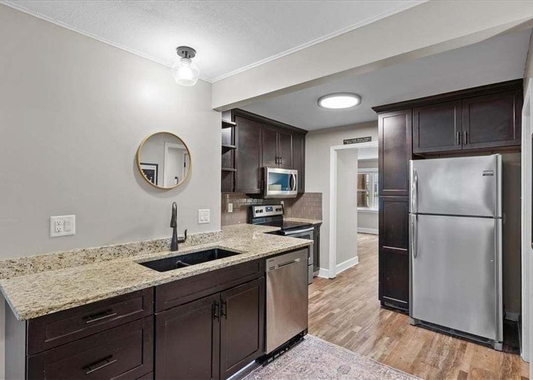 2318 W 77th Street — photo 12
