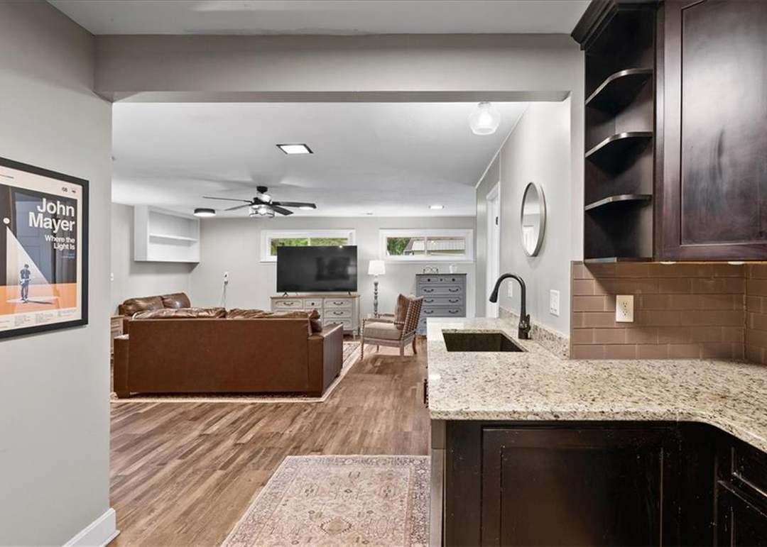 2318 W 77th Street — photo 13