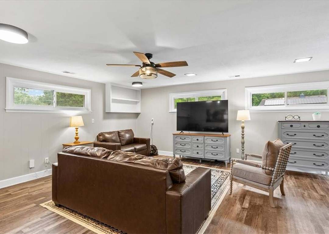 2318 W 77th Street — photo 14