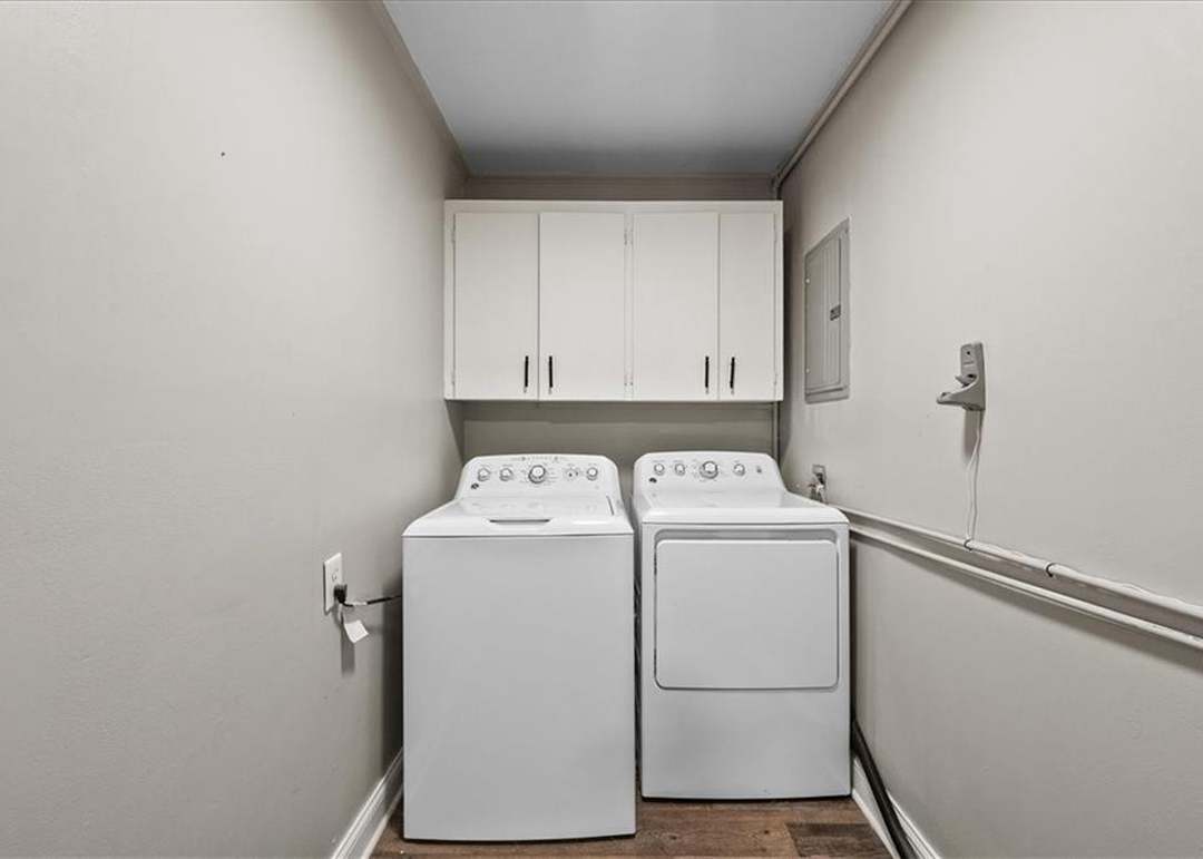 2318 W 77th Street — photo 16