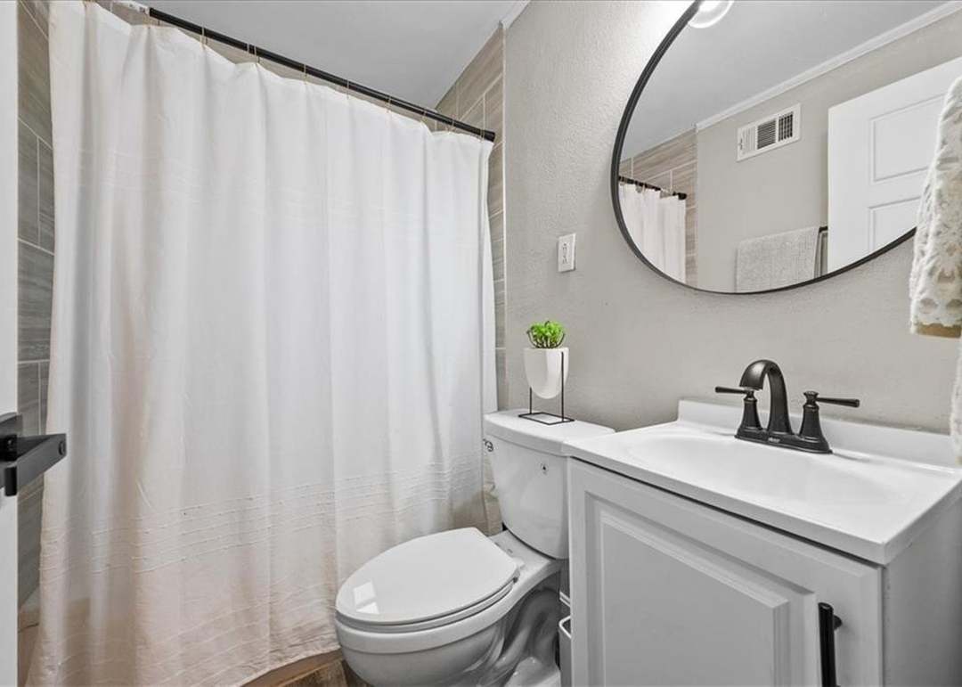 2318 W 77th Street — photo 18