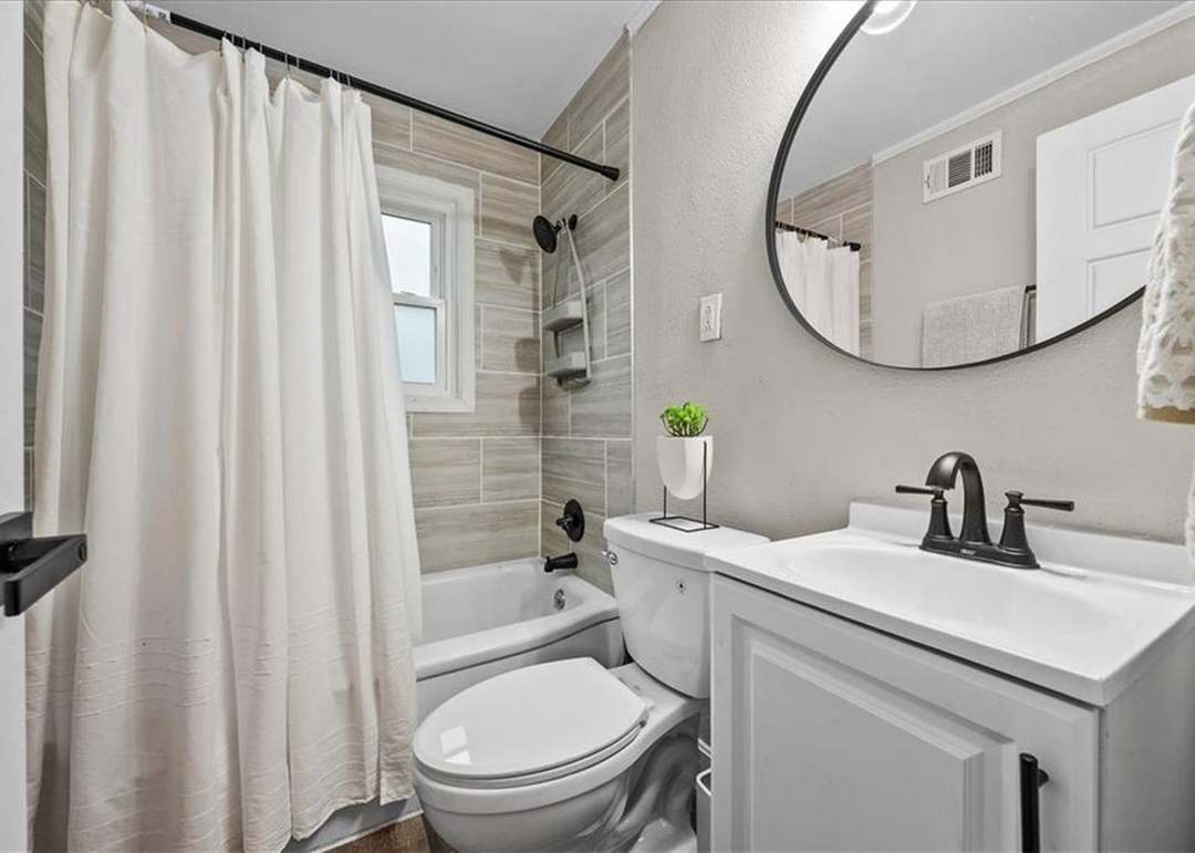2318 W 77th Street — photo 19