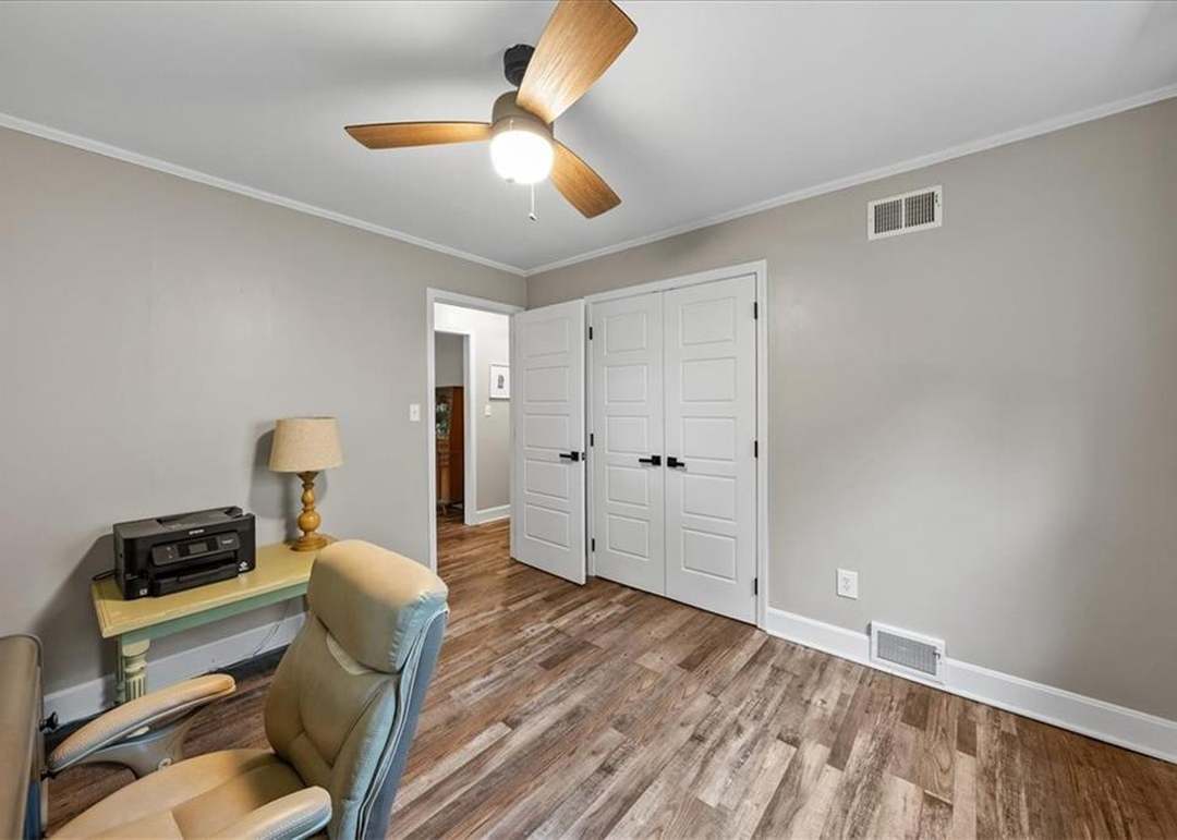 2318 W 77th Street — photo 22