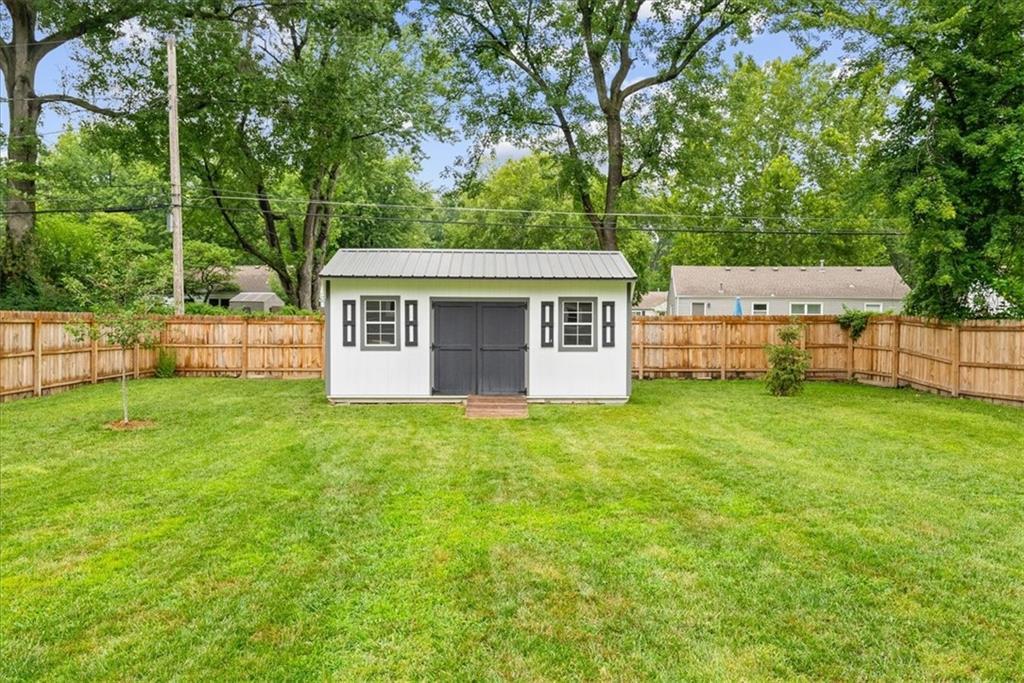 2318 W 77th Street — photo 26