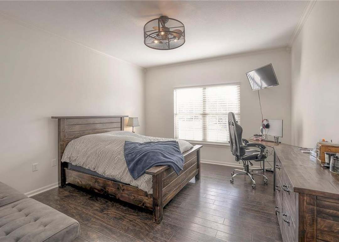 2322 W Johnston Street — photo 5
