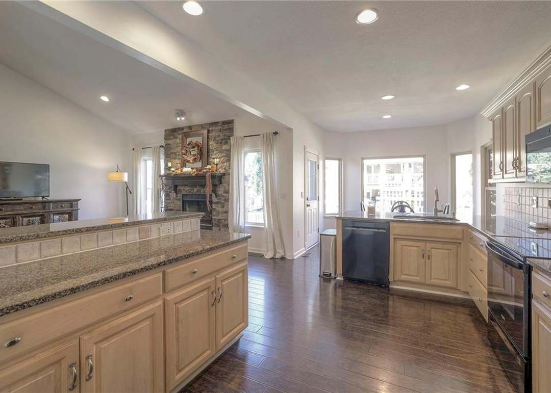 2322 W Johnston Street — photo 10