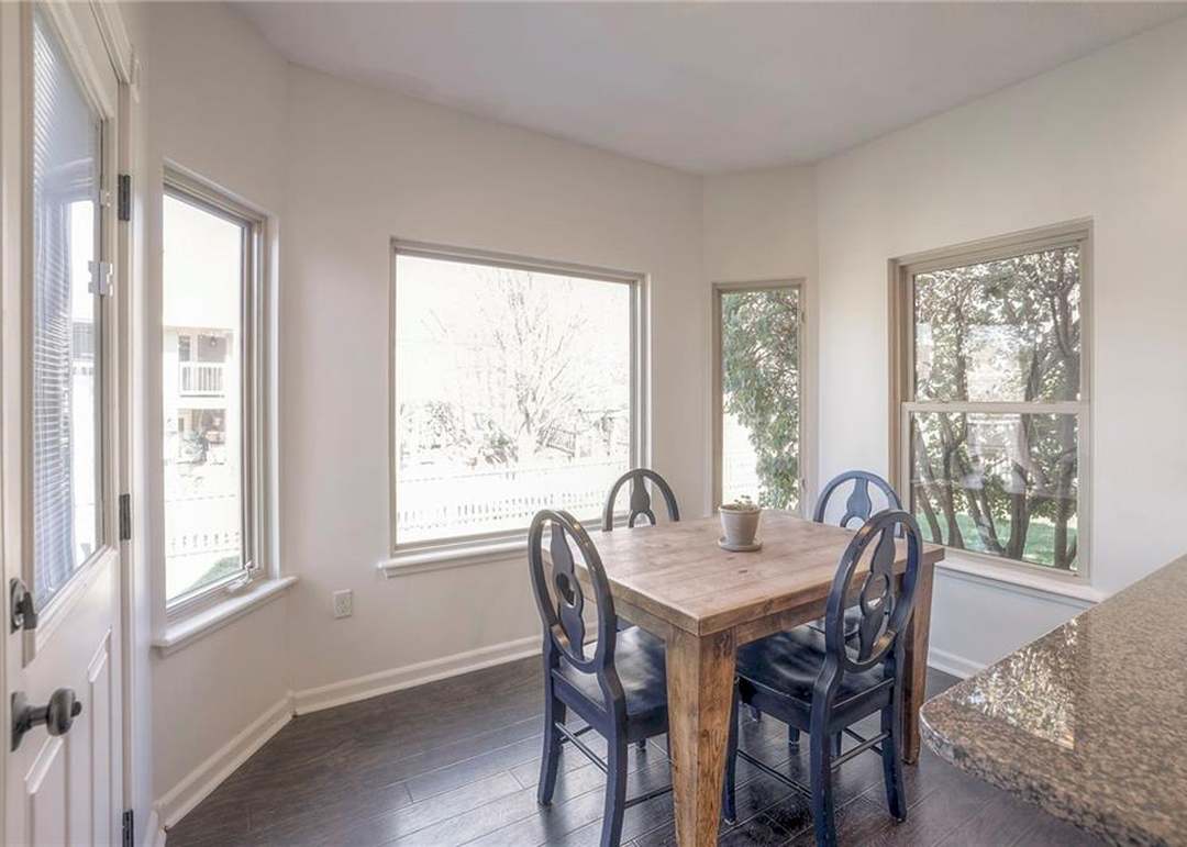 2322 W Johnston Street — photo 11