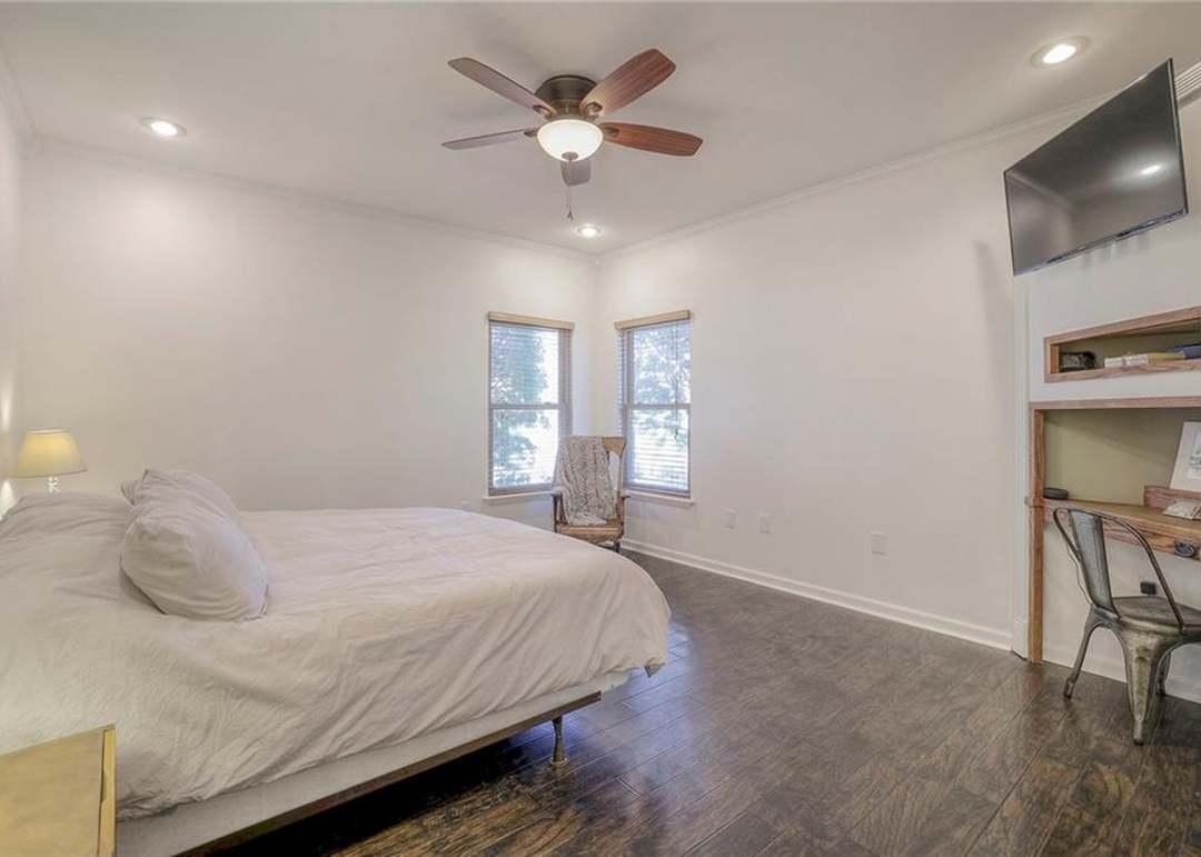 2322 W Johnston Street — photo 13