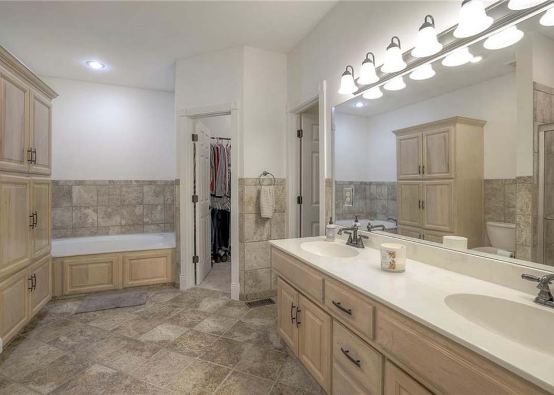 2322 W Johnston Street — photo 14
